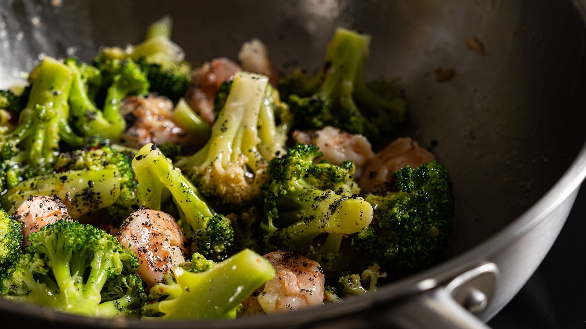 Cuisson des brocolis à la poêle : nos astuces pour une cuisson réussie - Atma Kitchenware