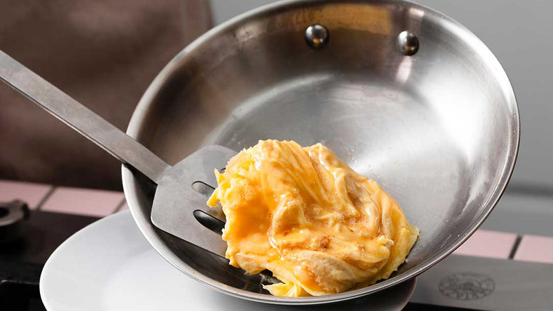 Quels sont les avantages à cuisiner avec des poêles en inox ? - Atma Kitchenware