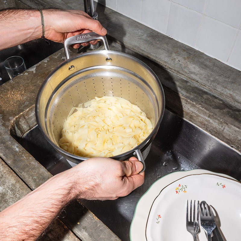 Le Pasta Pot en inox - Atma Kitchenware