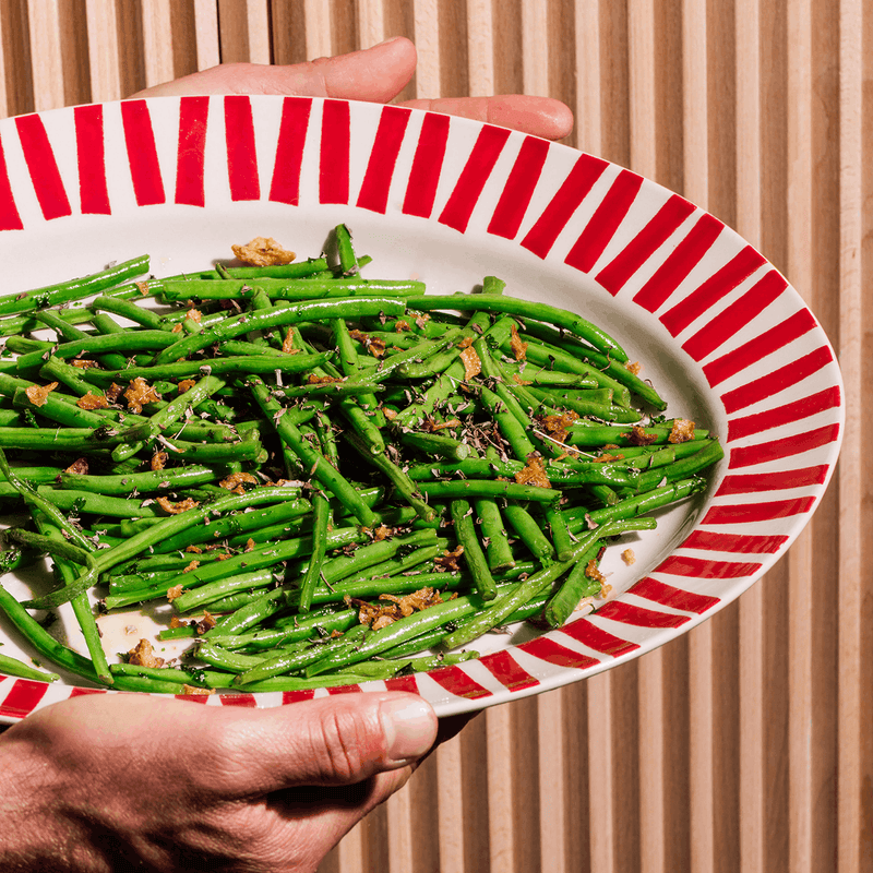 Le plat de présentation, en rouge carmin - Atma Kitchenware