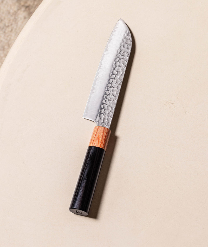 Le Santoku avec son étui - Atma Kitchenware