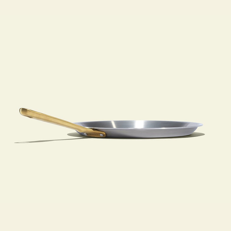 L'indispensable crêpière en inox, manche doré - Atma Kitchenware